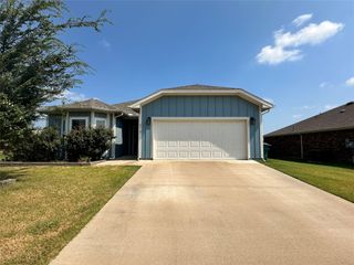 3113 Sweetwater Way, Sherman, TX 75090