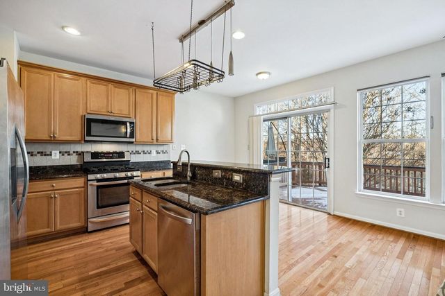 8555 WYNGATE MANOR CT, Alexandria, VA 22309