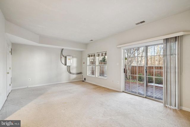 8555 WYNGATE MANOR CT, Alexandria, VA 22309