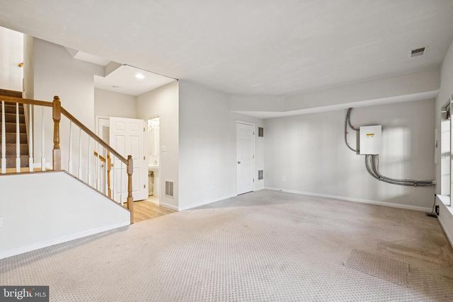 8555 WYNGATE MANOR CT, Alexandria, VA 22309