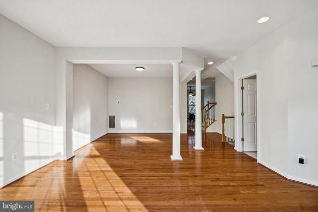 8555 WYNGATE MANOR CT, Alexandria, VA 22309