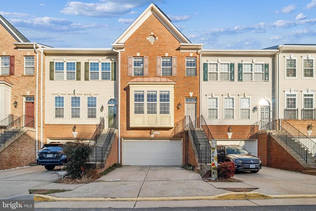 8555 WYNGATE MANOR CT, Alexandria, VA 22309