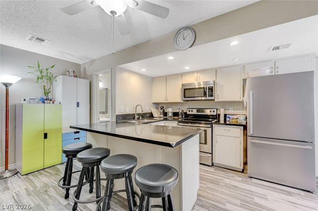 1016 Willow Tree Drive B, Las Vegas, NV 89128