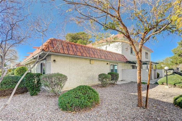 1016 Willow Tree Drive B, Las Vegas, NV 89128