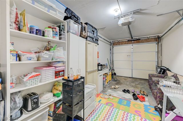 1016 Willow Tree Drive B, Las Vegas, NV 89128