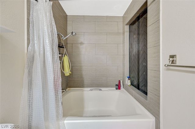 1016 Willow Tree Drive B, Las Vegas, NV 89128