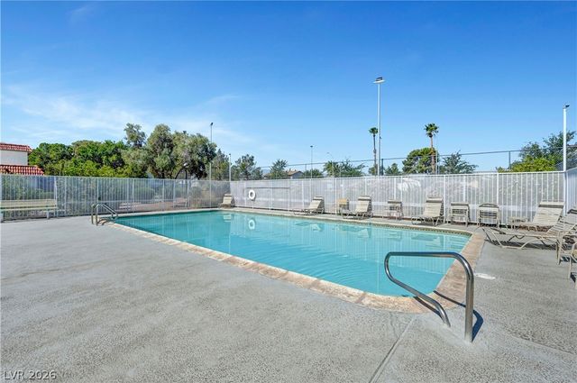 1016 Willow Tree Drive B, Las Vegas, NV 89128