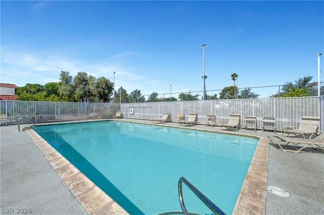 1016 Willow Tree Drive B, Las Vegas, NV 89128