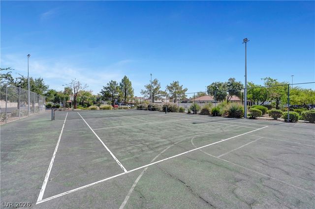 1016 Willow Tree Drive B, Las Vegas, NV 89128