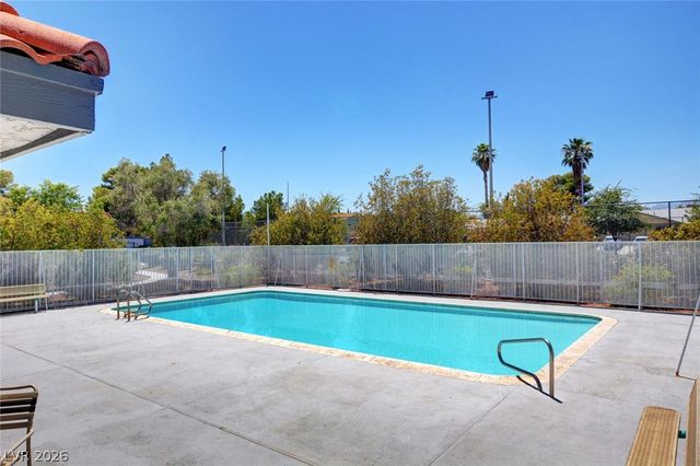 1016 Willow Tree Drive B, Las Vegas, NV 89128