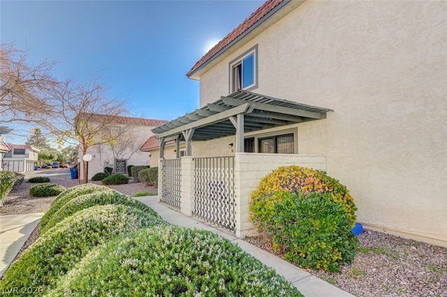1016 Willow Tree Drive B, Las Vegas, NV 89128