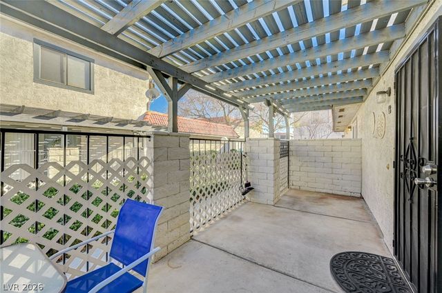 1016 Willow Tree Drive B, Las Vegas, NV 89128