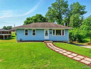 5904 Wilson Drive, Belleville, IL 62223