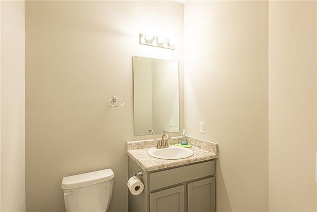 833 E Sparrow Circle, Fayetteville, AR 72701
