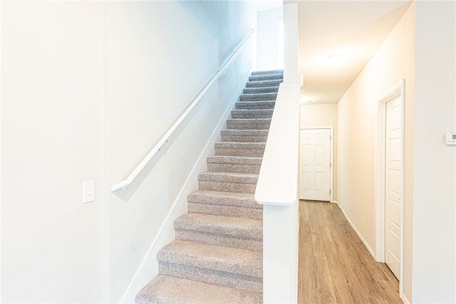 833 E Sparrow Circle, Fayetteville, AR 72701