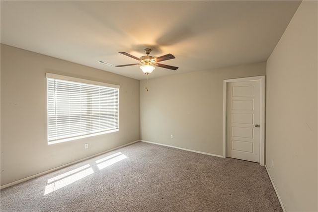 833 E Sparrow Circle, Fayetteville, AR 72701