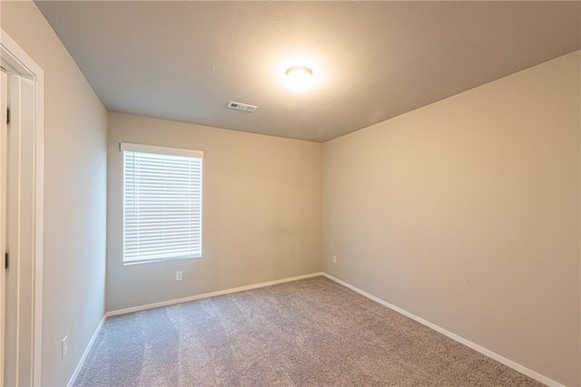 833 E Sparrow Circle, Fayetteville, AR 72701