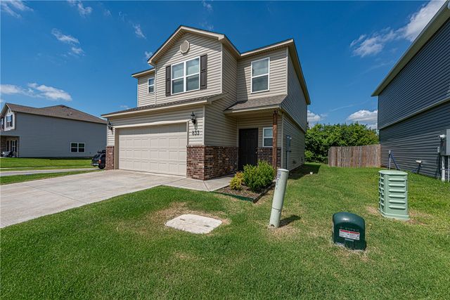 833 E Sparrow Circle, Fayetteville, AR 72701