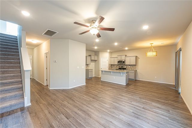 833 E Sparrow Circle, Fayetteville, AR 72701