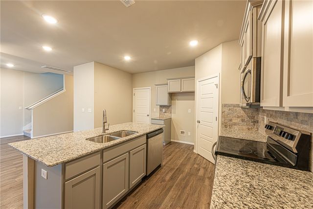 833 E Sparrow Circle, Fayetteville, AR 72701