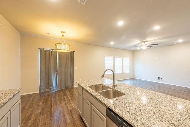 833 E Sparrow Circle, Fayetteville, AR 72701