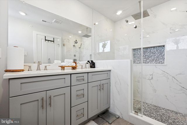 1656 S TANEY ST, Philadelphia, PA 19145