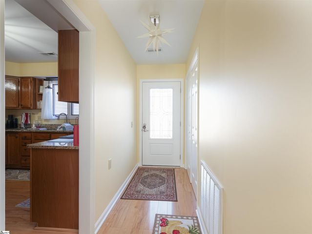 10 Lake Summit Drive, Greenville, SC 29615