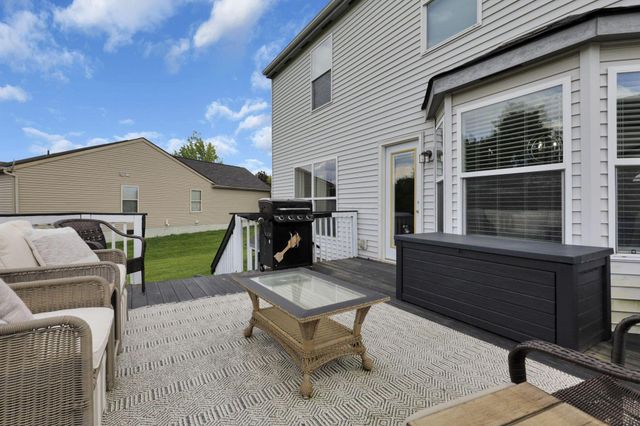 226 Purple Finch Loop, Pataskala, OH 43062