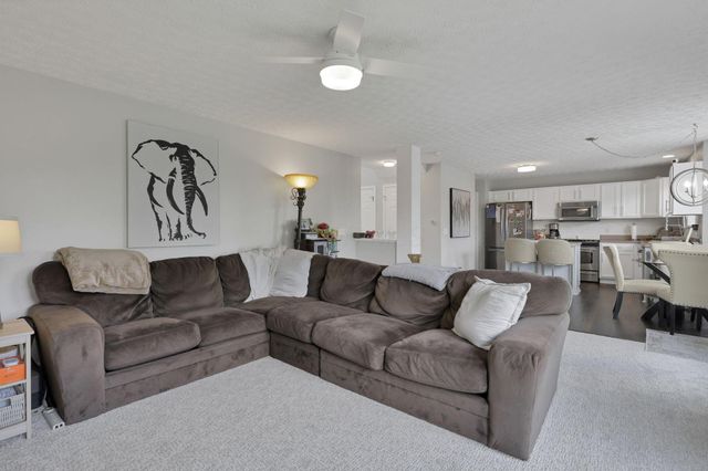 226 Purple Finch Loop, Pataskala, OH 43062