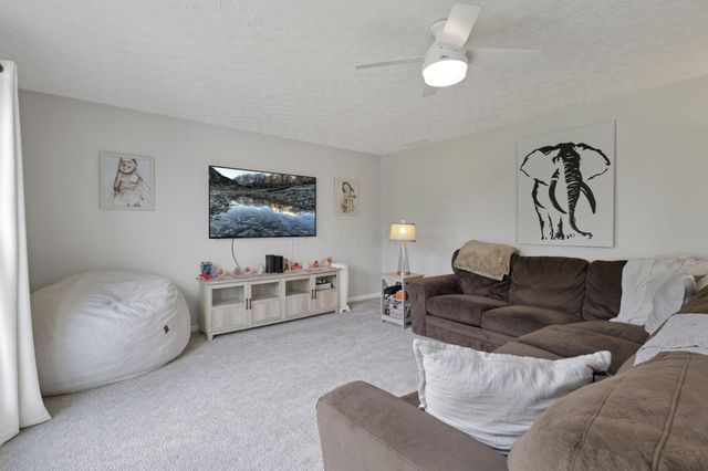 226 Purple Finch Loop, Pataskala, OH 43062