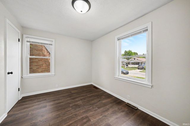 1348 E Donald Street, South Bend, IN 46613