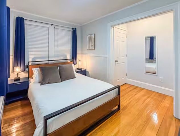 65-67 Saint James Cir 1, Newton, MA 02458