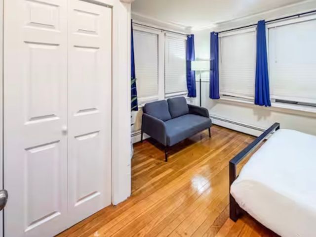 65-67 Saint James Cir 1, Newton, MA 02458