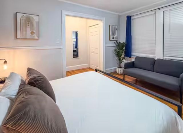 65-67 Saint James Cir 1, Newton, MA 02458