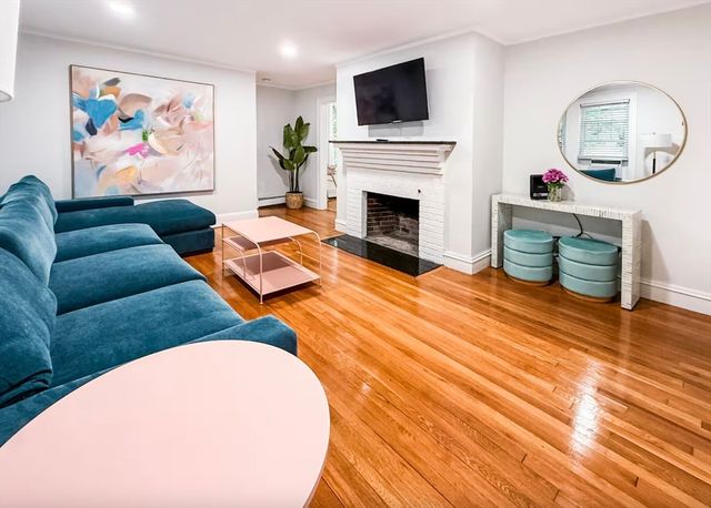 65-67 Saint James Cir 1, Newton, MA 02458