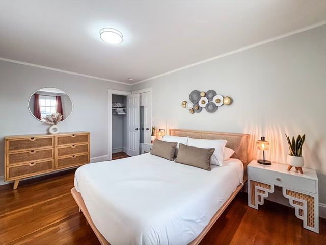 65-67 Saint James Cir 1, Newton, MA 02458