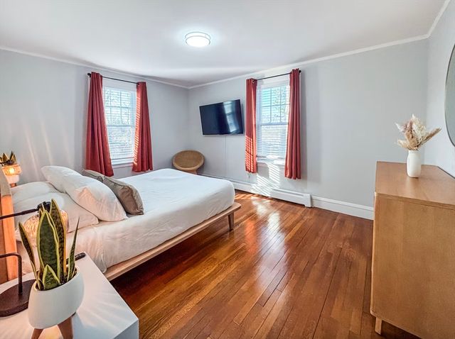 65-67 Saint James Cir 1, Newton, MA 02458