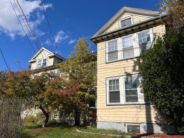 65-67 Saint James Cir 1, Newton, MA 02458