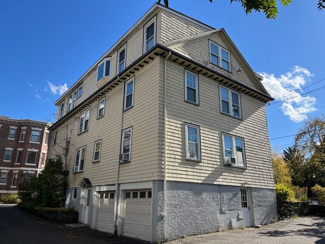65-67 Saint James Cir 1, Newton, MA 02458