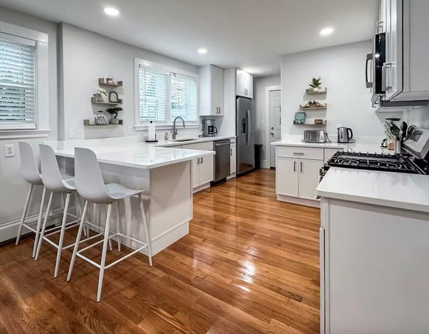 65-67 Saint James Cir 1, Newton, MA 02458