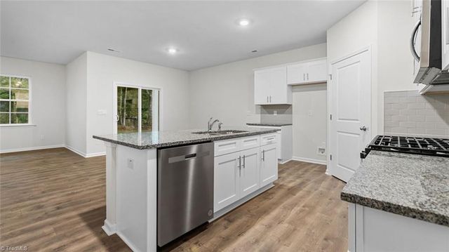 448 Falcon Lane, Winston-salem, NC 27295