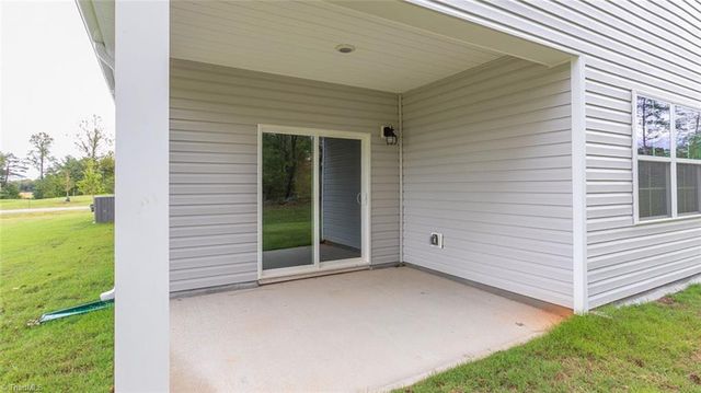 448 Falcon Lane, Winston-salem, NC 27295