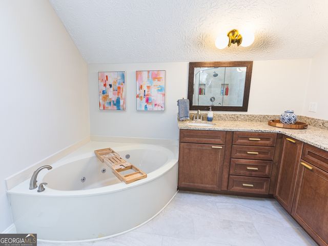 160 River Run, Roswell, GA 30075