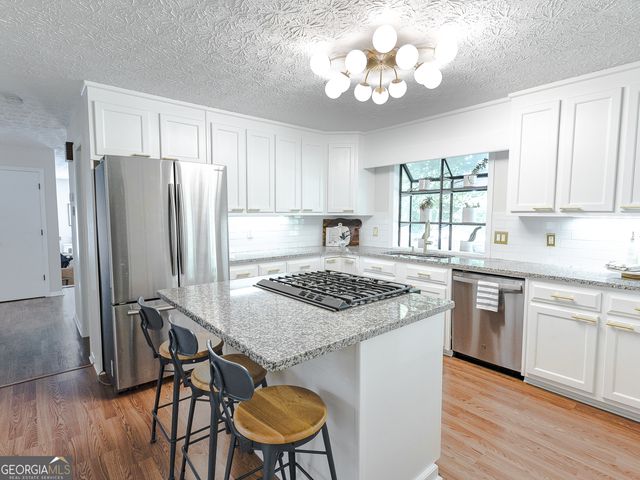 160 River Run, Roswell, GA 30075