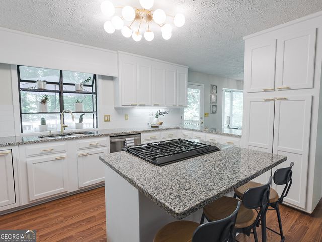 160 River Run, Roswell, GA 30075