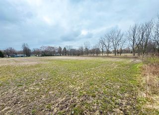 3372 Woodridge Dr, Flushing, MI 48433