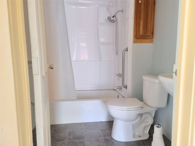 1130 Garden Avenue, Des Moines, IA 50313