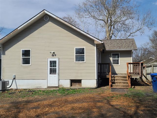 1130 Garden Avenue, Des Moines, IA 50313