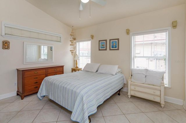 830 E 25TH AVENUE, New Smyrna Beach, FL 32169