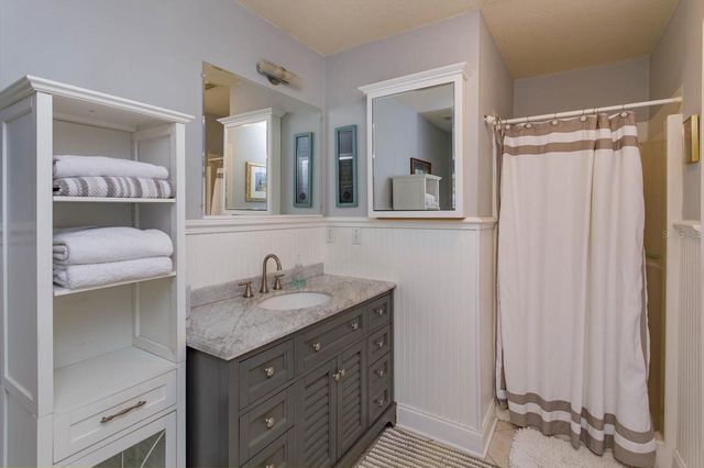 830 E 25TH AVENUE, New Smyrna Beach, FL 32169